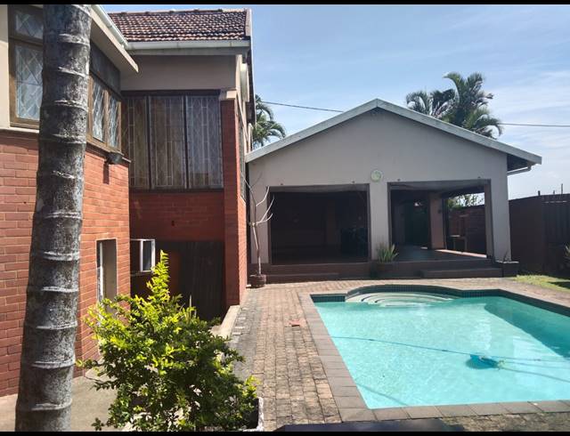 5 BEDROOM HOUSE FOR SALE IN BLUFF